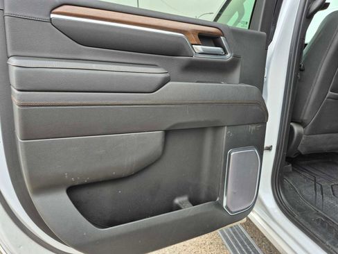 Used 2024 Chevrolet Silverado 3500 High Country w/ Technology Package image 32