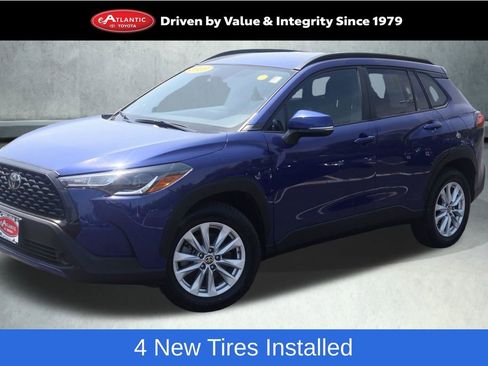 Used 2023 Toyota Corolla Cross LE AWD/4WD image 1