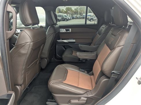 Used 2023 Ford Explorer King Ranch w/ Technology Package image 15