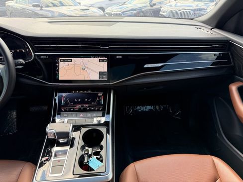 Used 2021 Audi Q8 Premium Plus w/ Premium Plus Package image 29