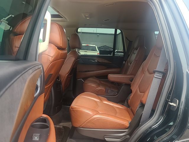 Used 2018 Cadillac Escalade Luxury AWD/4WD image 25