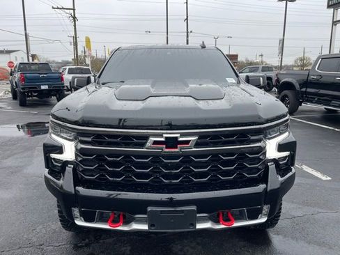 Used 2023 Chevrolet Silverado 1500 ZR2 w/ Technology Package image 2