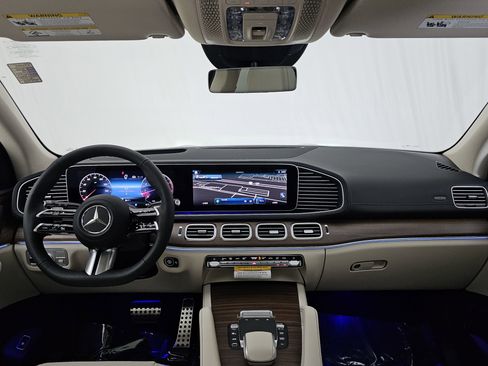 New 2026 Mercedes-Benz GLS 450 4MATIC image 36