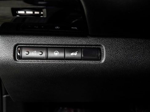 Used 2025 Nissan Pathfinder SV AWD/4WD image 35