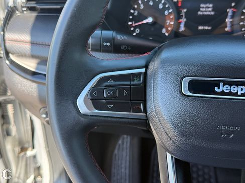 Used 2025 Jeep Compass Trailhawk AWD/4WD image 15