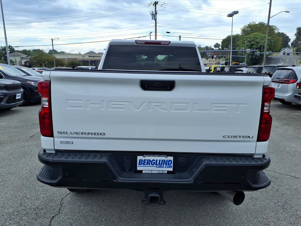 Used 2024 Chevrolet Silverado 2500 Custom w/ Custom Value Package AWD/4WD image 5