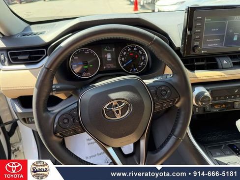 Used 2022 Toyota RAV4 XLE w/ XLE Grade Weather Package image 20