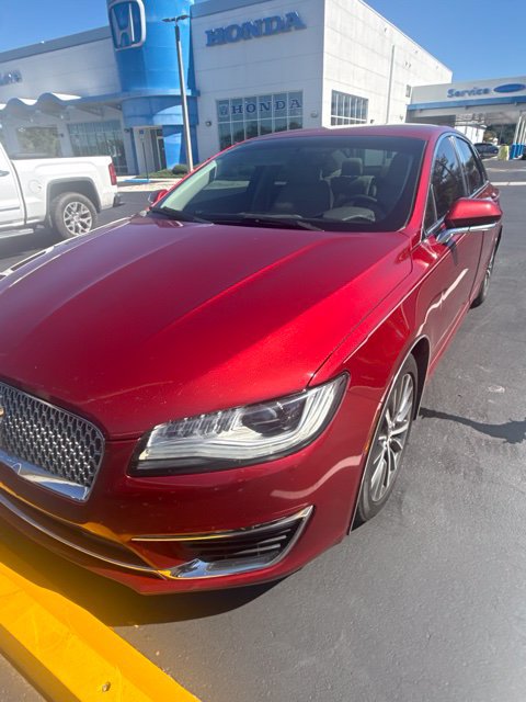 Used 2017 Lincoln MKZ Premiere FWD image 1