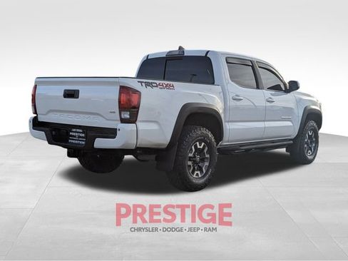 Used 2019 Toyota Tacoma TRD Off-Road image 6