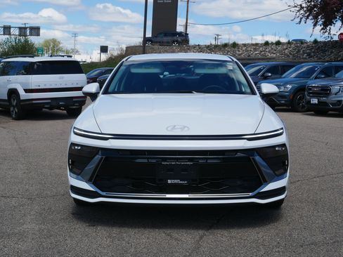 Certified 2025 Hyundai Sonata SE FWD image 3