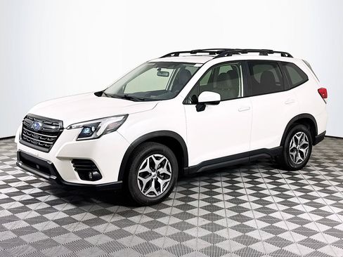 Used 2024 Subaru Forester Premium AWD/4WD image 4