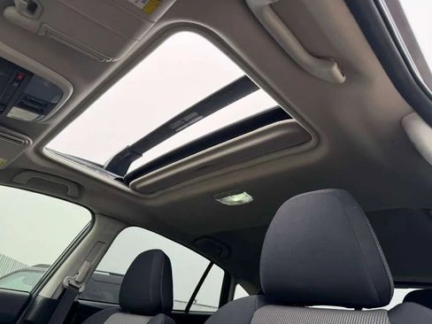 Used 2023 Subaru Crosstrek 2.0i Premium w/ Popular Package #3 image 21