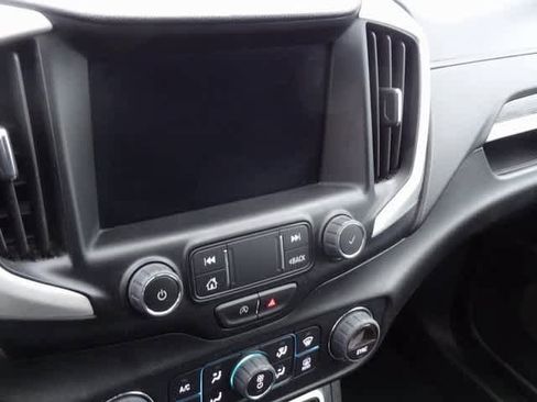 Used 2024 GMC Terrain SLT image 14