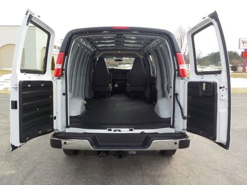 New 2026 GMC Savana 3500 Extended w/ Driver Convenience Package RWD image 25