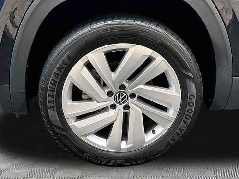 Used 2023 Volkswagen Atlas Cross Sport SE w/ Panoramic Sunroof Package FWD image 11