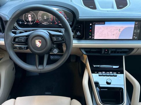 New 2025 Porsche Cayenne image 15