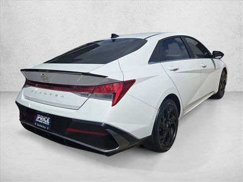 Used 2026 Hyundai Elantra SEL Sport Premium FWD image 5