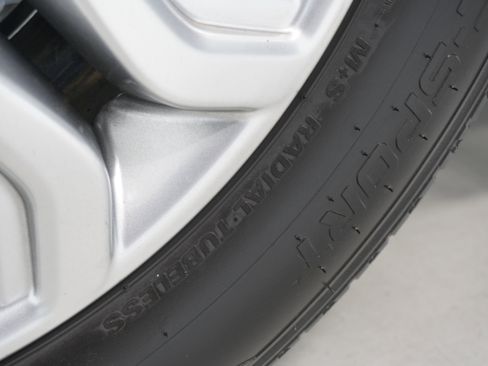 Used 2018 Ford Edge Titanium w/ Technology Package image 28