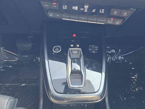Used 2023 Audi Q4 e-tron Premium Plus AWD/4WD image 13