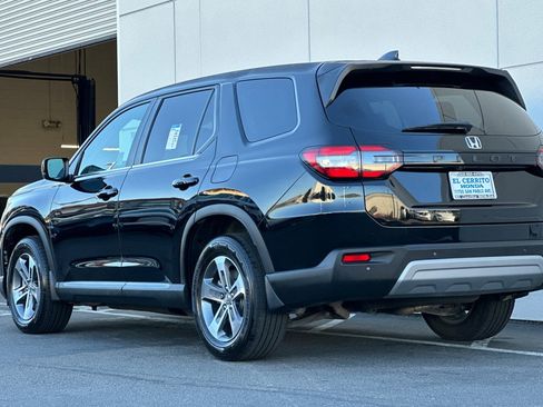 Used 2025 Honda Pilot EX-L image 5