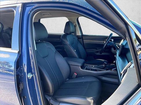 Used 2024 Kia Sorento S image 9