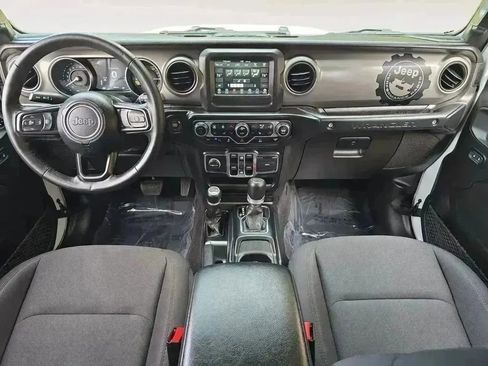 Used 2023 Jeep Wrangler Unlimited w/ Cold Weather Group image 10