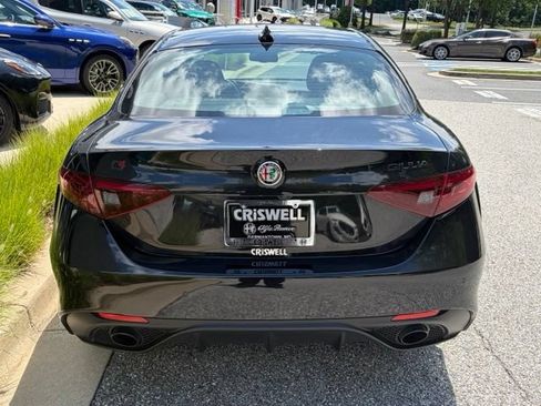 Used 2023 Alfa Romeo Giulia Estrema AWD/4WD image 6