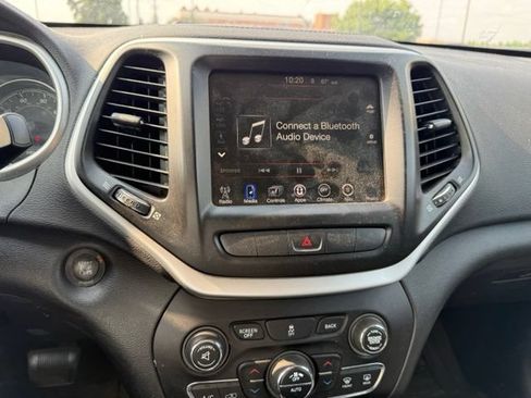 Used 2014 Jeep Cherokee Limited AWD/4WD image 16