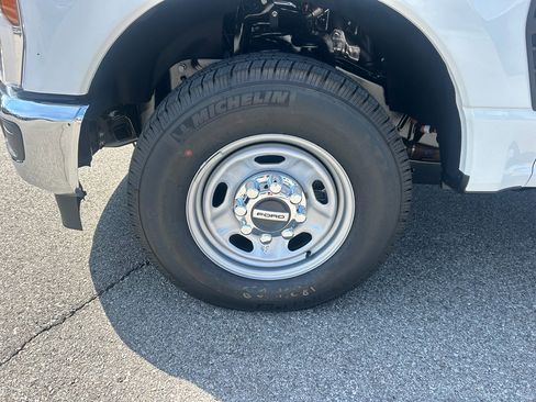 New 2025 Ford F350 XL w/ XL Chrome Package image 25