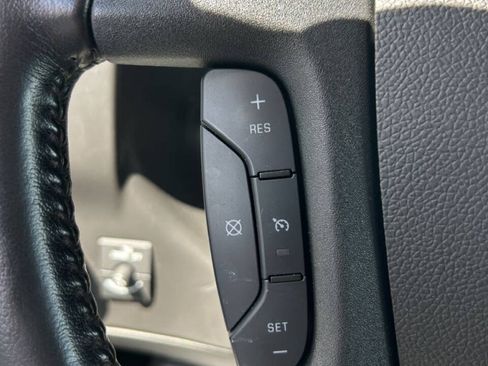 Used 2021 Chevrolet Express 2500 w/ Driver Convenience Package RWD image 15