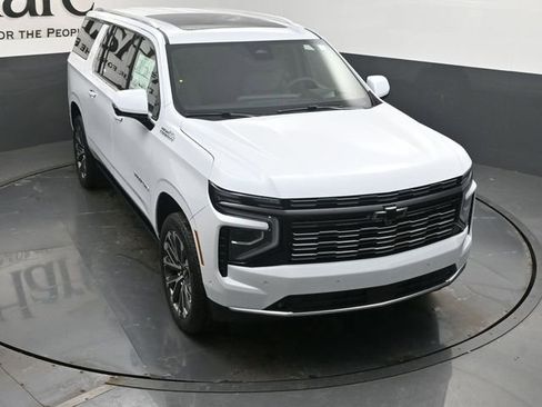 New 2026 Chevrolet Suburban High Country AWD/4WD image 26