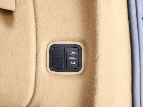 Used 2016 Porsche Cayenne Turbo image 37