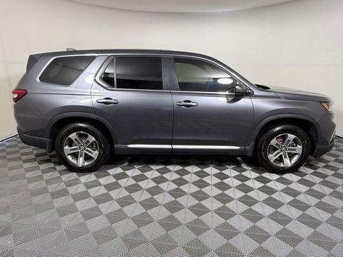 Used 2025 Honda Pilot EX-L image 7