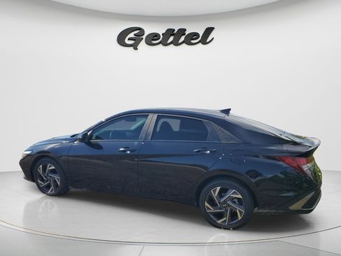 Used 2025 Hyundai Elantra Sport w/ Cargo Package FWD image 5