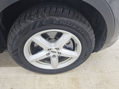 Used 2018 Ford Explorer XLT image 15