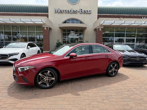 Used 2021 Mercedes-Benz A 220 image 1