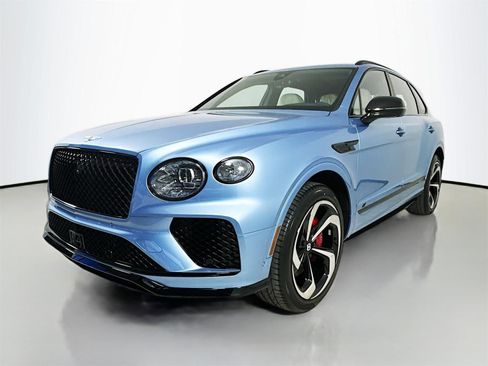 Certified 2025 Bentley Bentayga AWD/4WD image 3