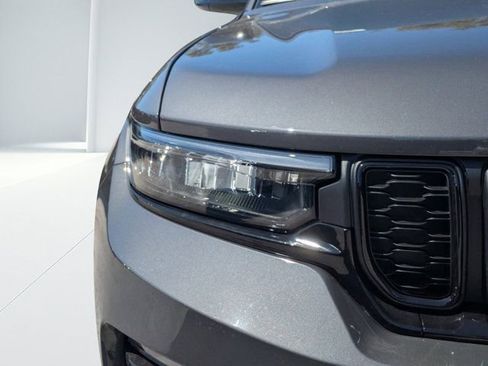 New 2025 Jeep Grand Cherokee Limited w/ Black Appearance Package image 8