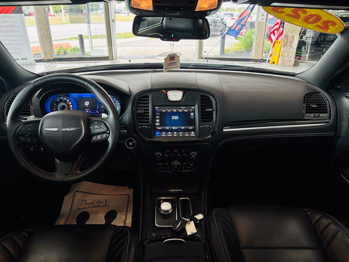 Used 2023 Chrysler 300 C RWD image 47