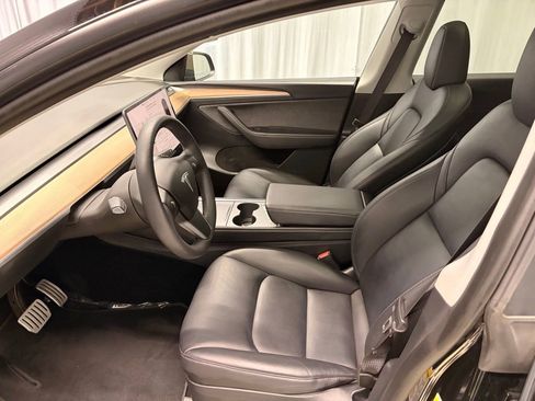 Used 2023 Tesla Model Y Performance image 15