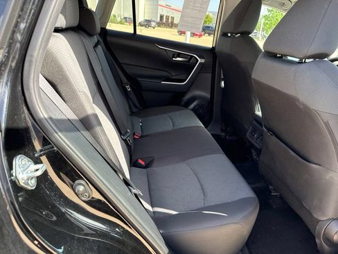 Used 2025 Toyota RAV4 XLE AWD/4WD image 17