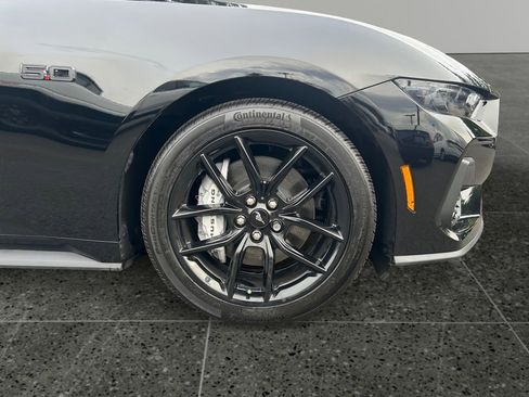 Used 2025 Ford Mustang GT Premium image 9