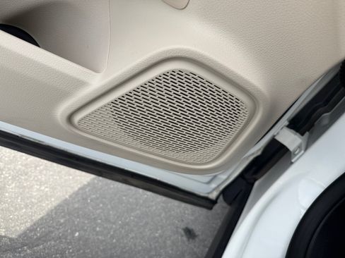 Certified 2020 Mercedes-Benz GLB 250 4MATIC image 27