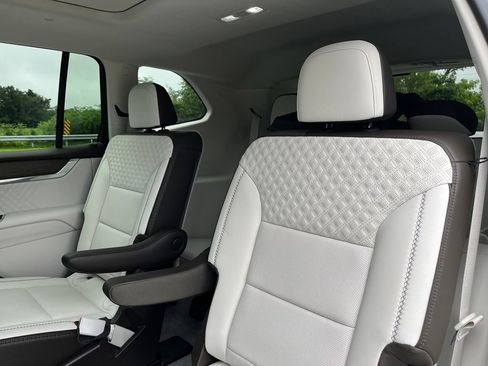 Used 2025 GMC Acadia Denali w/ Super Cruise Package AWD/4WD image 25