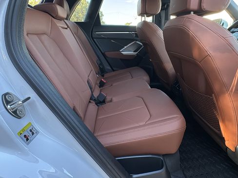 Certified 2025 Audi Q3 2.0T Premium image 26