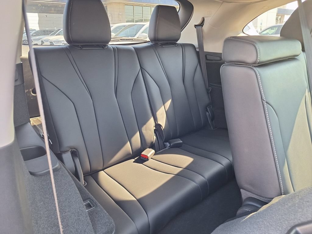 Certified 2024 Acura MDX w/ Technology Package FWD image 32