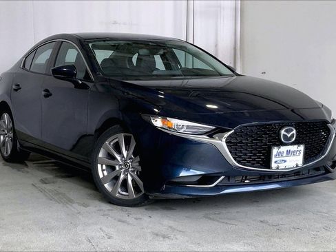 Used 2019 MAZDA MAZDA3 AWD Sedan w/ Preferred Package image 34