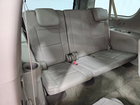 Used 2015 GMC Yukon XL Denali w/ Touring Package RWD image 19