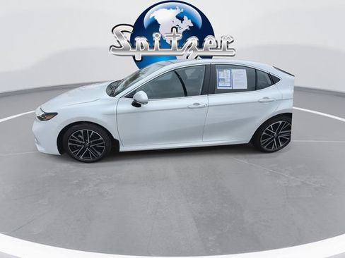 Used 2025 Toyota Camry XLE image 6