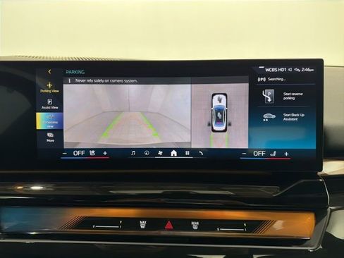 Used 2025 BMW i5 xDrive40 w/ Premium Package image 34